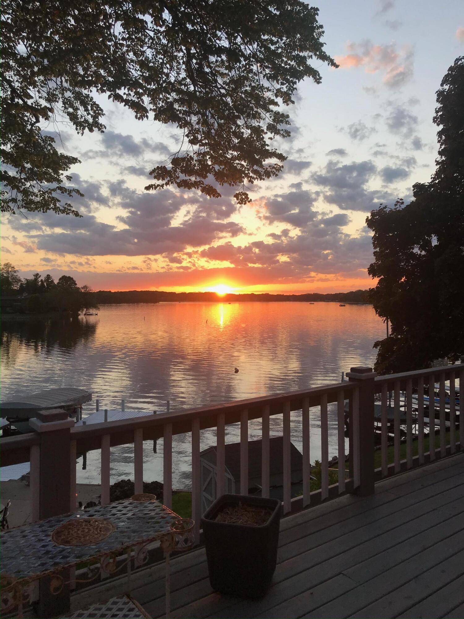 N9129 East Shore Road East Troy, WI 53120 - Photo 2 of 20 Unparalled sunset views