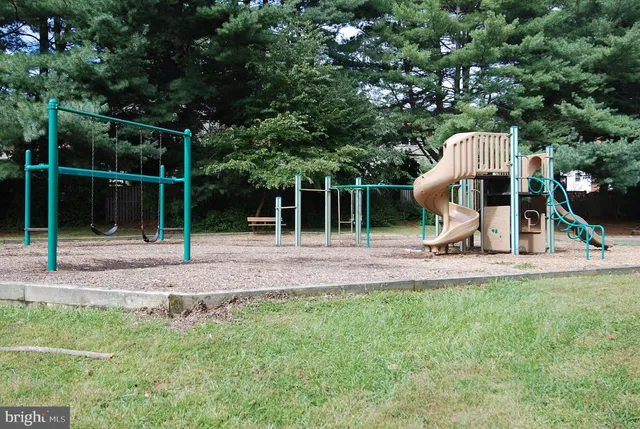 a view of a tennis court