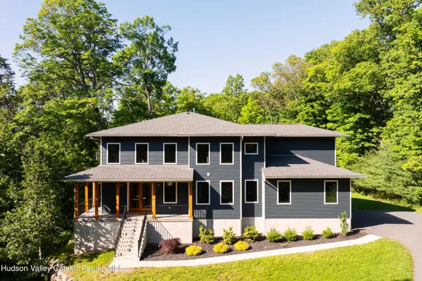 $1,195,000 | 45 Cliffdale Court, Poughkeepsie, NY 12603