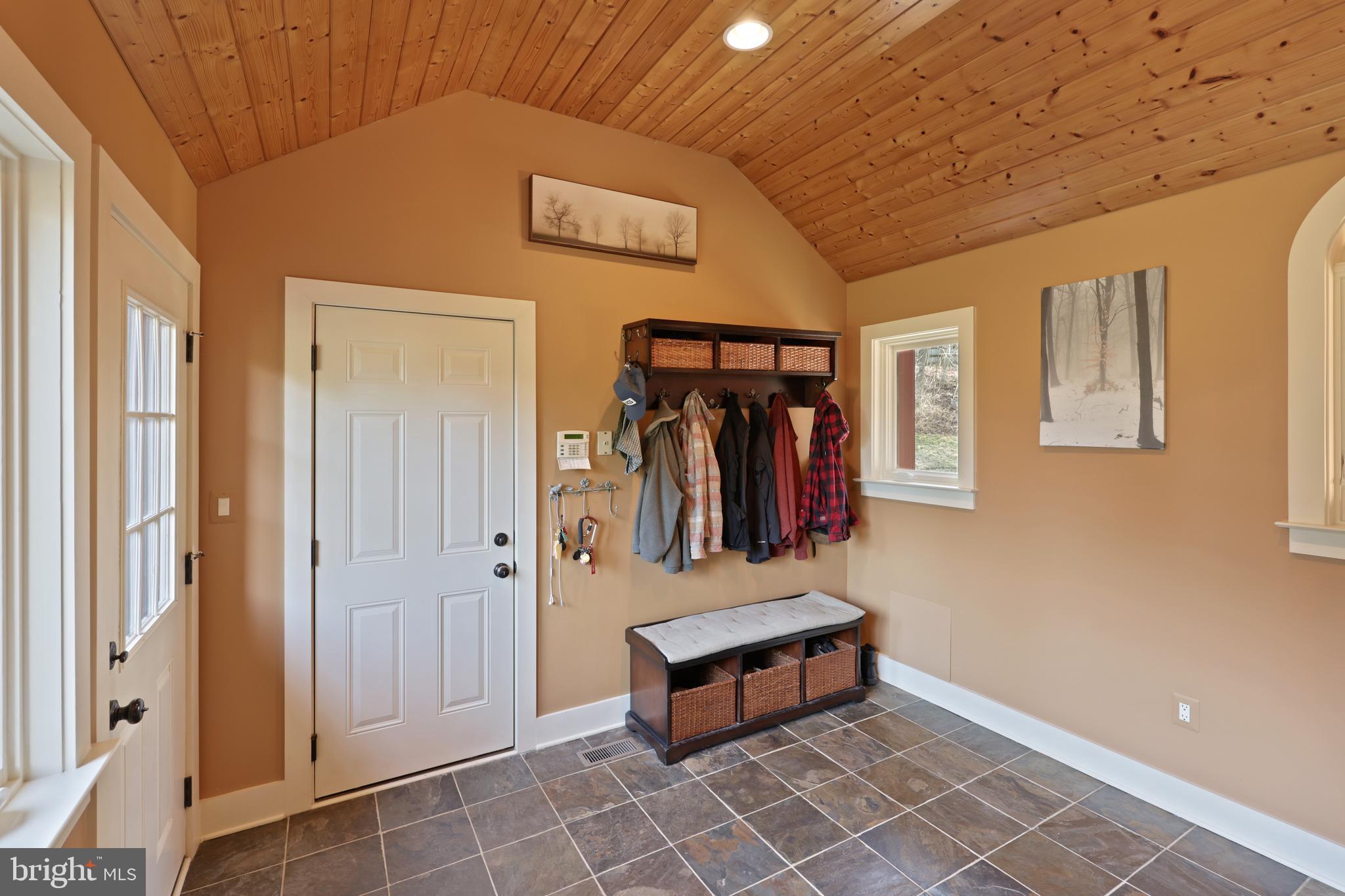 2159 Belfast Road Sparks Glencoe, MD 21152 - Photo 38 of 119 Mud room leading to the garage