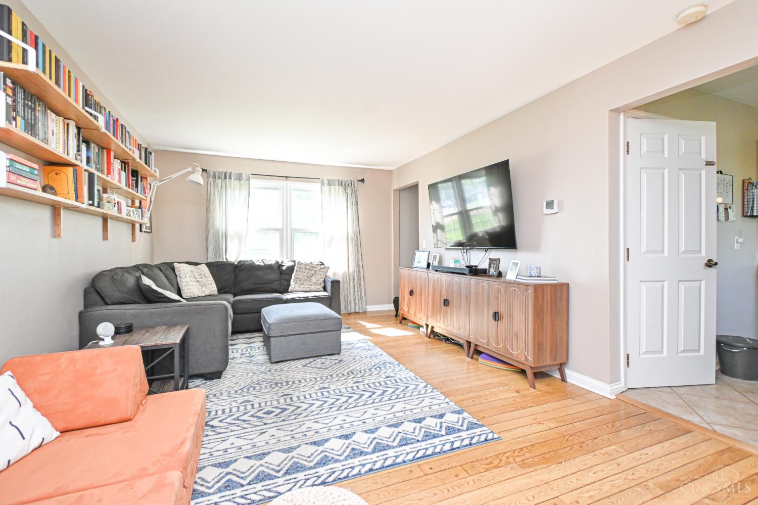 5820 Timely Terrace Cincinnati, OH 45233 - Photo 4 of 26