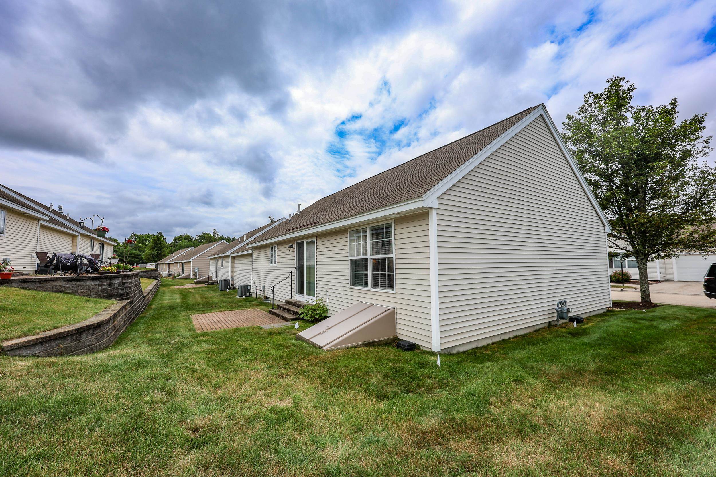 8 Cedar Street, Unit 8 Hooksett, NH 03106 - Photo 31 of 34