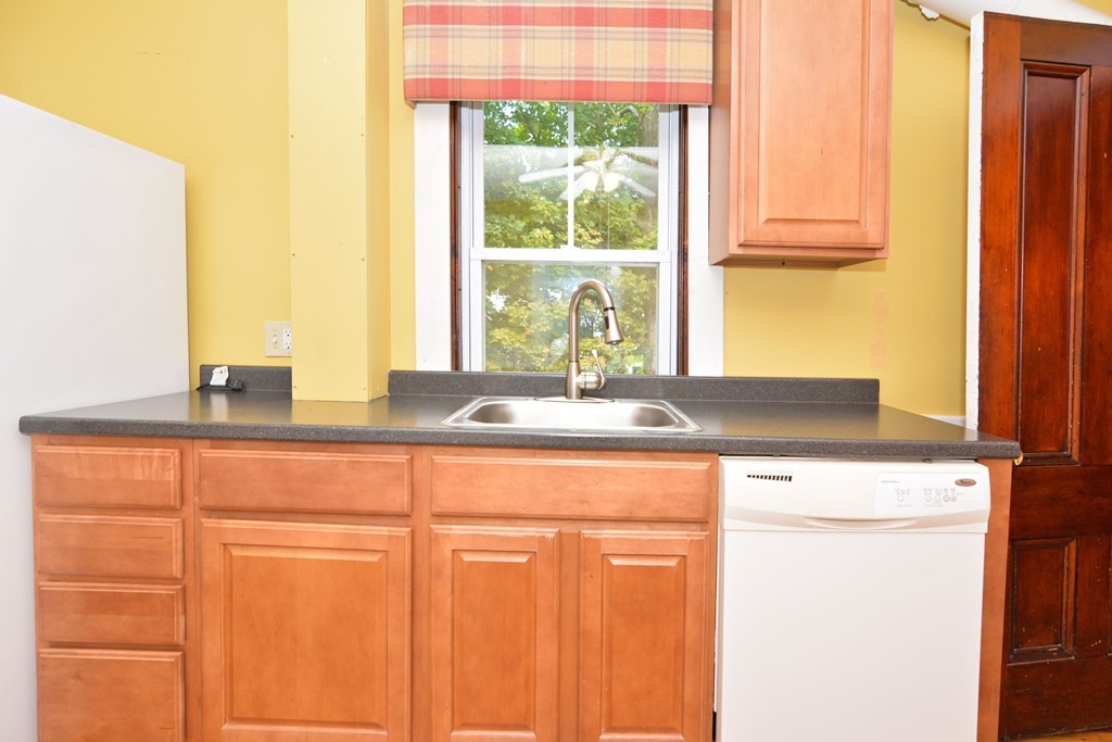76 Chapman Street Canton, MA 02021 - Photo 11 of 31 Gallery Image 11