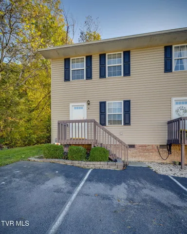 $199,900 | 200 Arrowhead Drive, Unit 4, Johnson City, TN 37601
