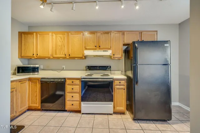 $199,900 | 200 Arrowhead Drive, Unit 4, Johnson City, TN 37601