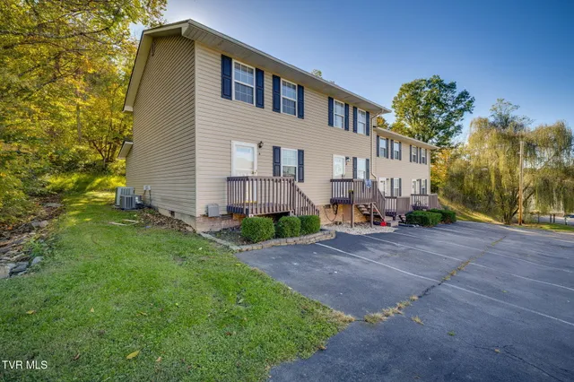 $199,900 | 200 Arrowhead Drive, Unit 4, Johnson City, TN 37601