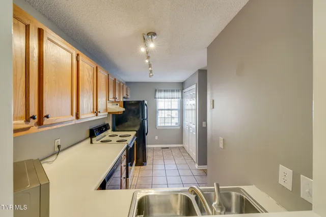 $199,900 | 200 Arrowhead Drive, Unit 4, Johnson City, TN 37601