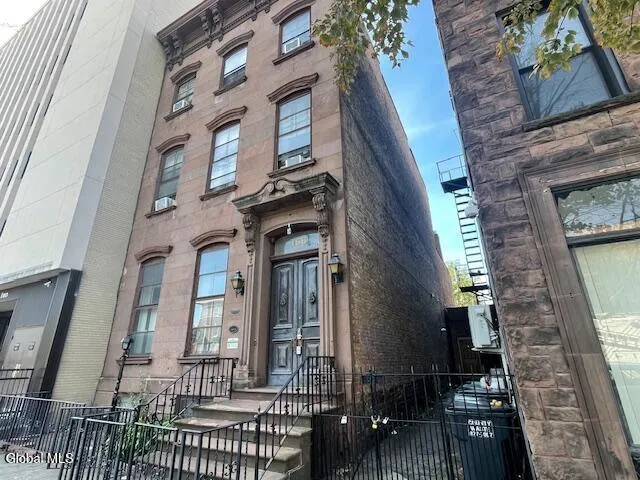 $679,900 | 166 Washington Avenue, Albany, NY 12210