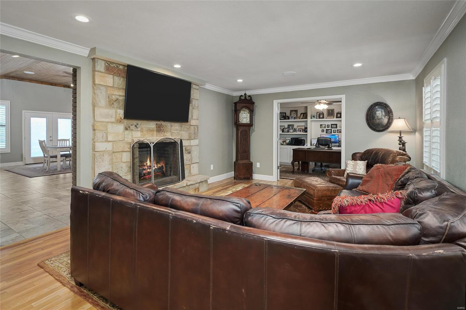 517 North Mason Road St. Louis, MO 63141 - Photo 3 of 23 Gallery Image 3