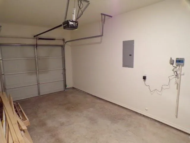 $1,395 | 320 South Main Street, Bonham, TX 75418