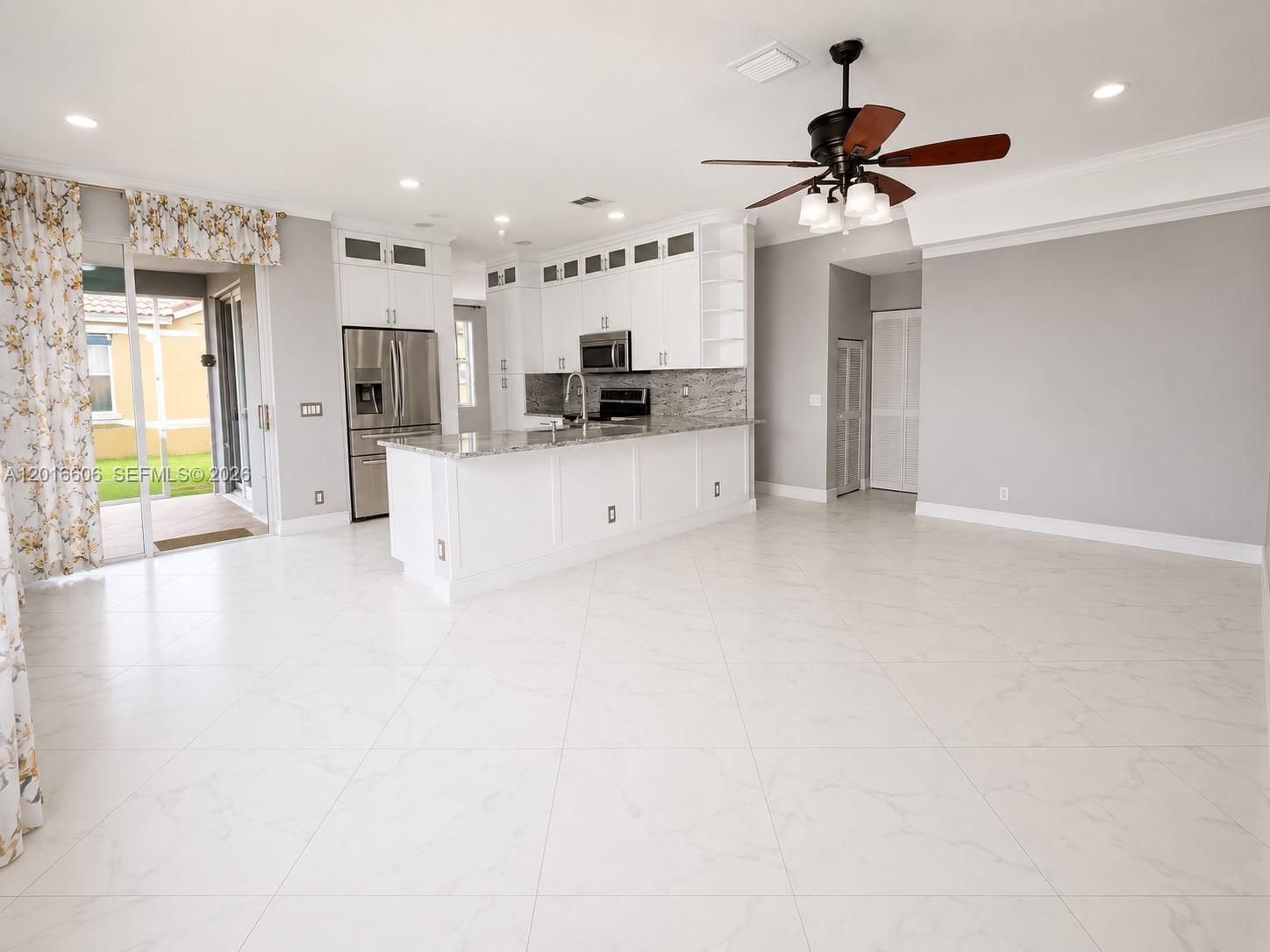 963 Falling Water Road Weston, FL 33326 - Photo 6 of 29