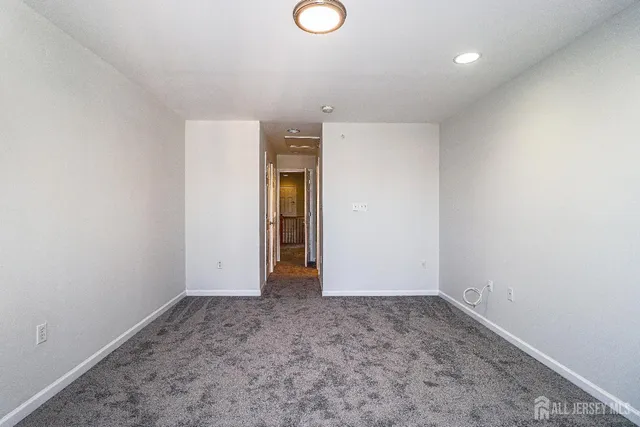 $2,500 | 105 Adamecs Way, South Amboy, NJ 08879