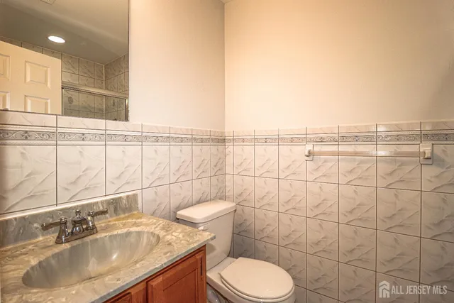 $2,500 | 105 Adamecs Way, South Amboy, NJ 08879