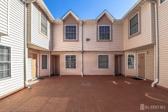 $2,500 | 105 Adamecs Way, South Amboy, NJ 08879