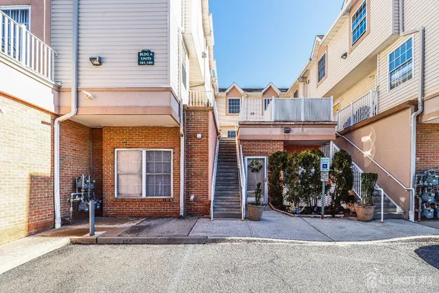 $2,500 | 105 Adamecs Way, South Amboy, NJ 08879