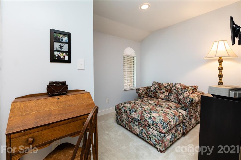 5809 Sharon Road Charlotte, NC 28210 - Photo 18 of 28 Gallery Image 18