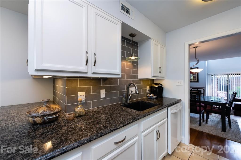 5809 Sharon Road Charlotte, NC 28210 - Photo 6 of 28 Gallery Image 6