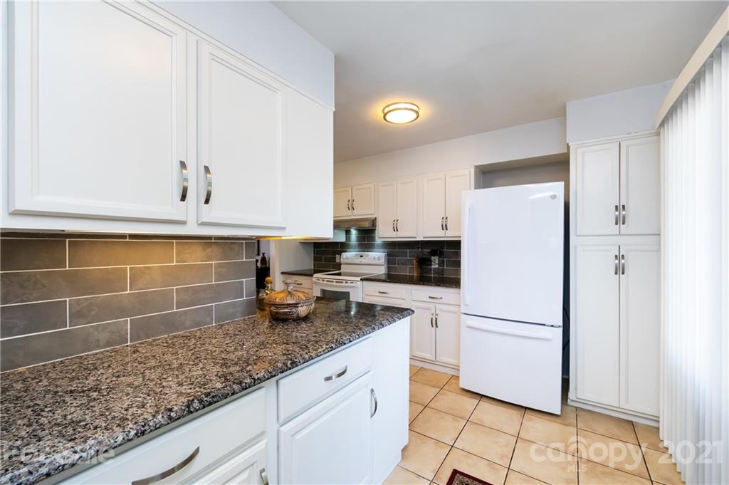 5809 Sharon Road Charlotte, NC 28210 - Photo 8 of 28 Gallery Image 8