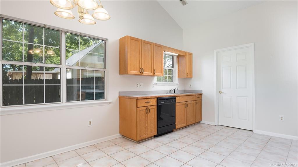 200 Forest Park Road Matthews, NC 28104 - Photo 7 of 24 Gallery Image 7