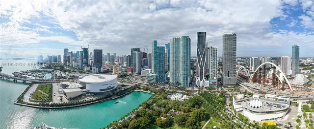 $9,000 | 900 Biscayne Boulevard, Unit 909, Miami, FL 33132