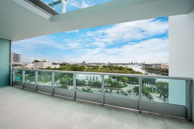 $9,000 | 900 Biscayne Boulevard, Unit 909, Miami, FL 33132