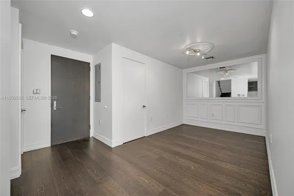 $8,995 | 900 Biscayne Boulevard, Unit 909, Miami, FL 33132