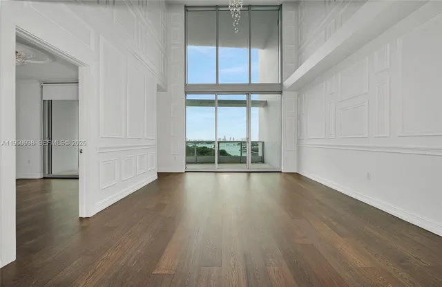 $9,000 | 900 Biscayne Boulevard, Unit 909, Miami, FL 33132