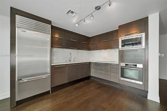 $9,000 | 900 Biscayne Boulevard, Unit 909, Miami, FL 33132