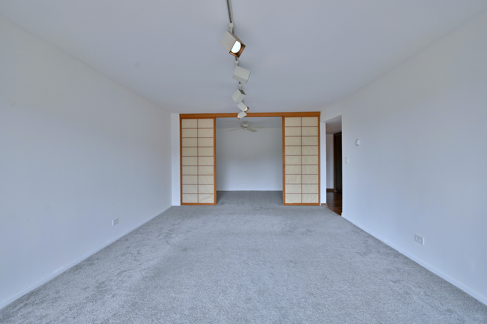 711 South River Road, Unit 508 Des Plaines, IL 60016 - Photo 12 of 41