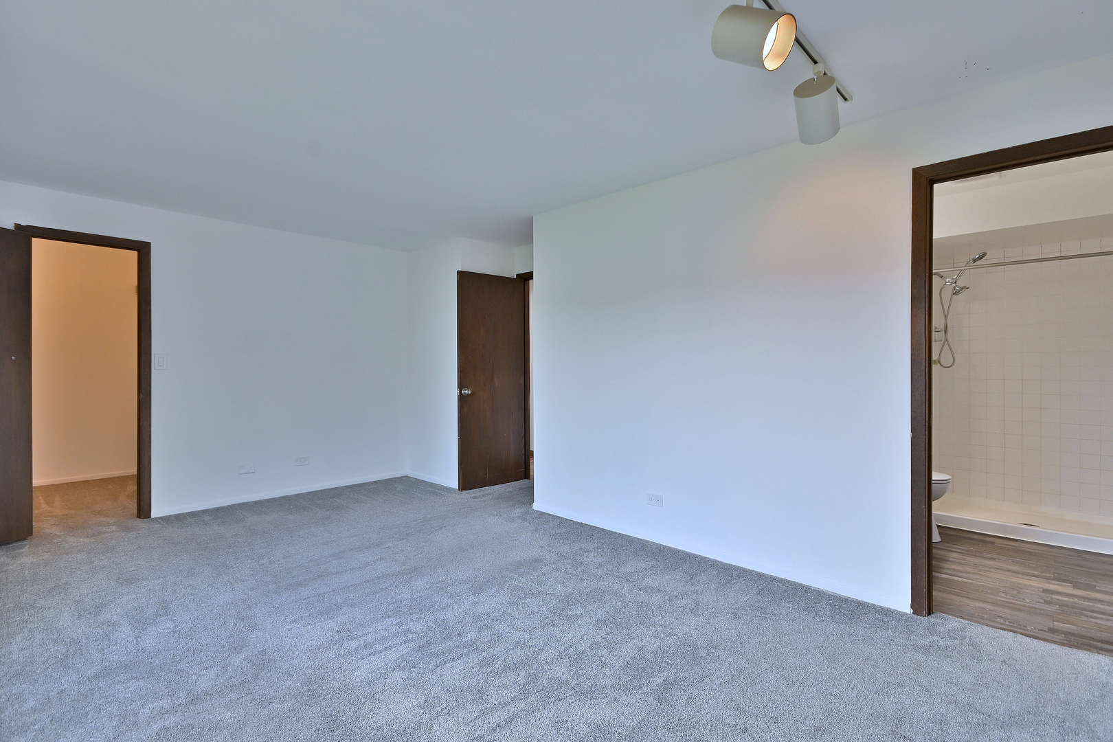 711 South River Road, Unit 508 Des Plaines, IL 60016 - Photo 17 of 41 a view of an empty room