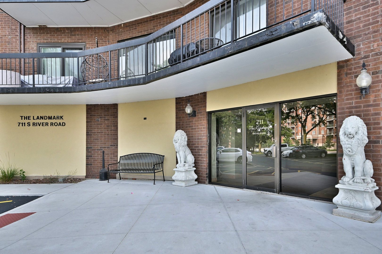 711 South River Road, Unit 508 Des Plaines, IL 60016 - Photo 39 of 41 a couple of potted plants in front of building