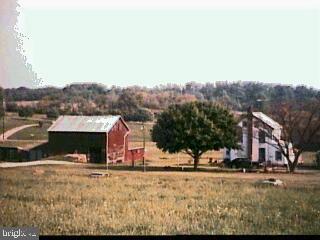 B 1181 Walters Hatchery Road Spring Grove, PA 17362 - Photo 5 of 6