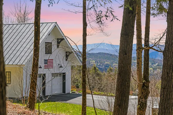 $2,400,000 | 290 Wood Farm Road, Waterbury, VT 05677