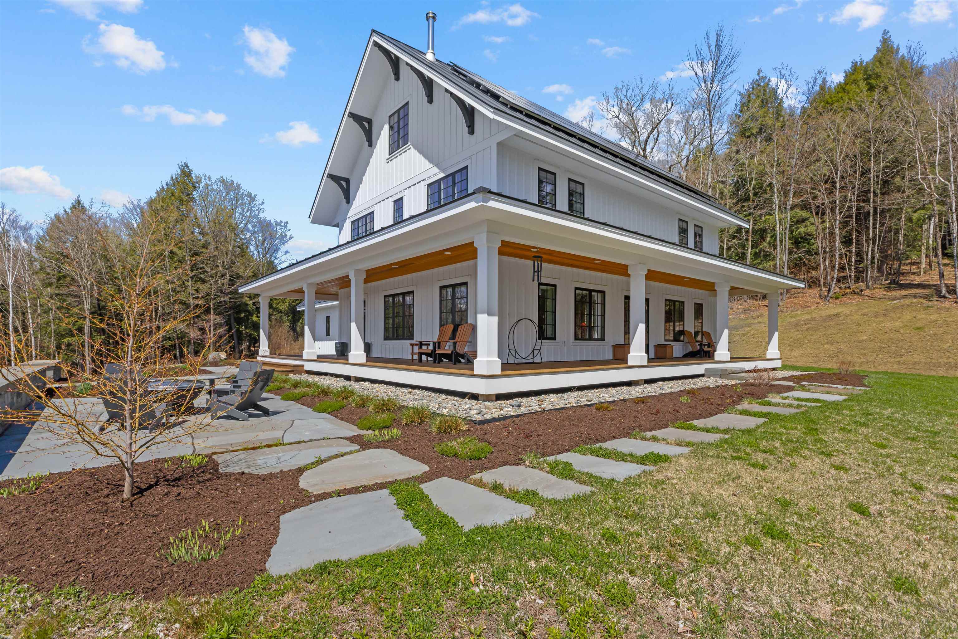 290 Wood Farm Road Waterbury, VT 05677 - Photo 4 of 60