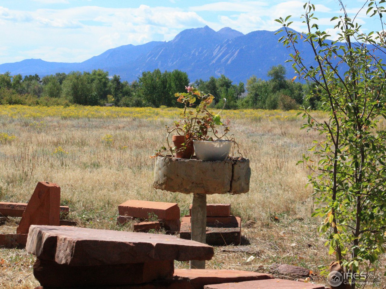 3718 Plateau Road Longmont, CO 80503 - Photo 16 of 17 Flatirons Views