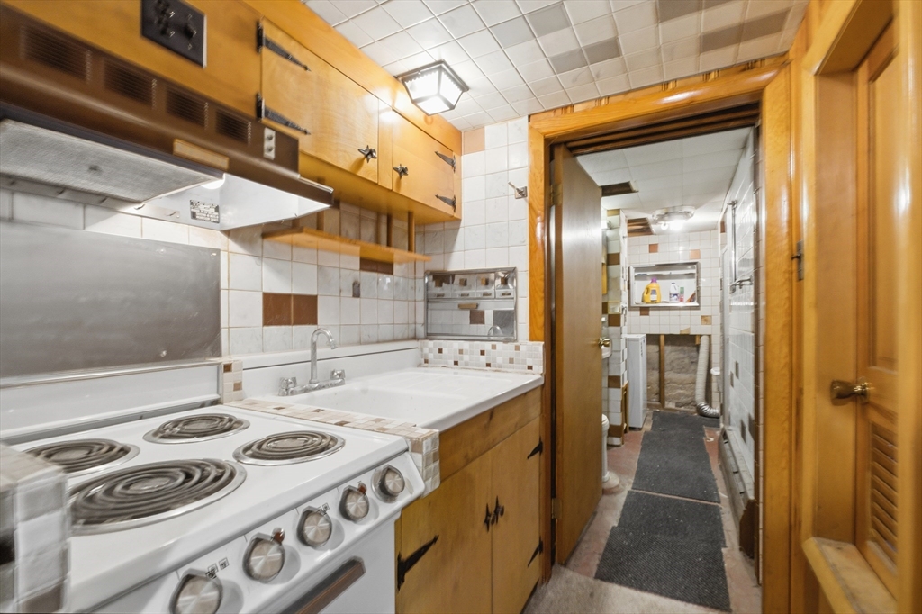 45 Lowell Street Woburn, MA 01801 - Photo 28 of 34