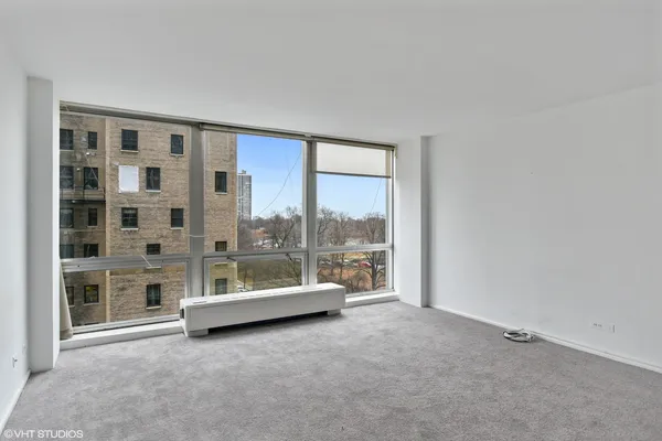 $1,800 | 2400 North Lakeview Avenue, Unit 701, Chicago, IL 60614