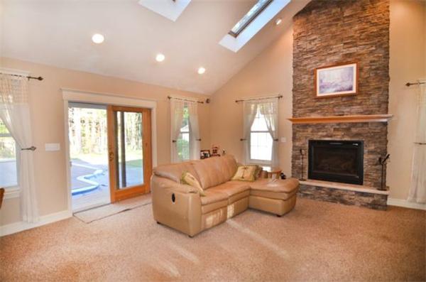 236 Riverneck Road Chelmsford, MA 01824 - Photo 4 of 22 Gallery Image 4