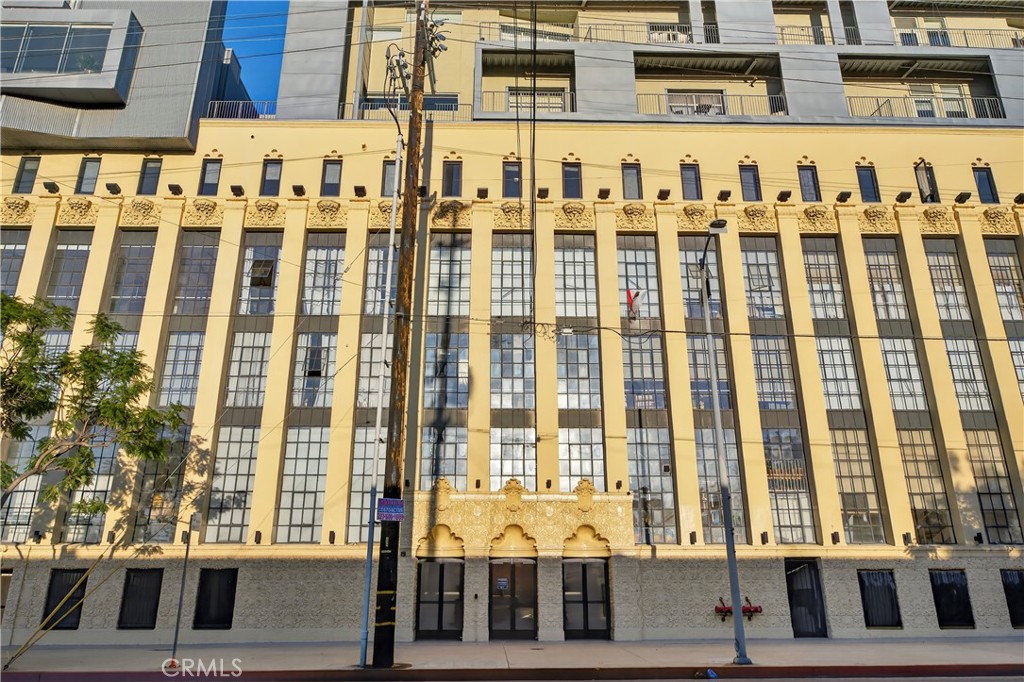 200 North San Fernando Road, Unit 315 Los Angeles, CA 90031 - Photo 28 of 42 a front view of a building with glass windows