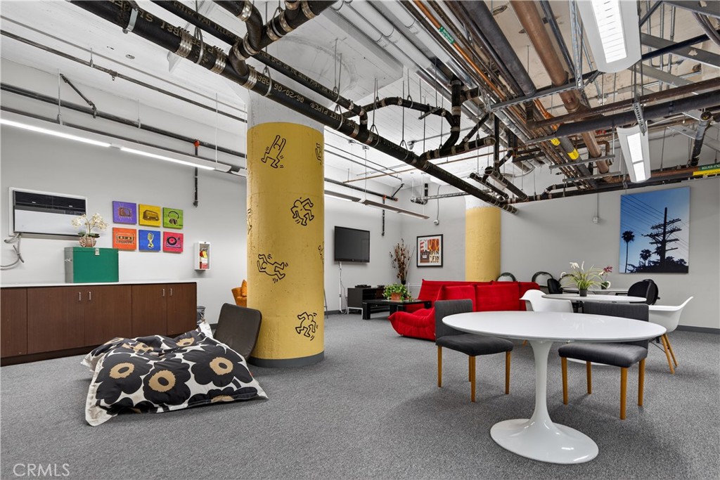 200 North San Fernando Road, Unit 315 Los Angeles, CA 90031 - Photo 34 of 42 a outdoor space with furniture