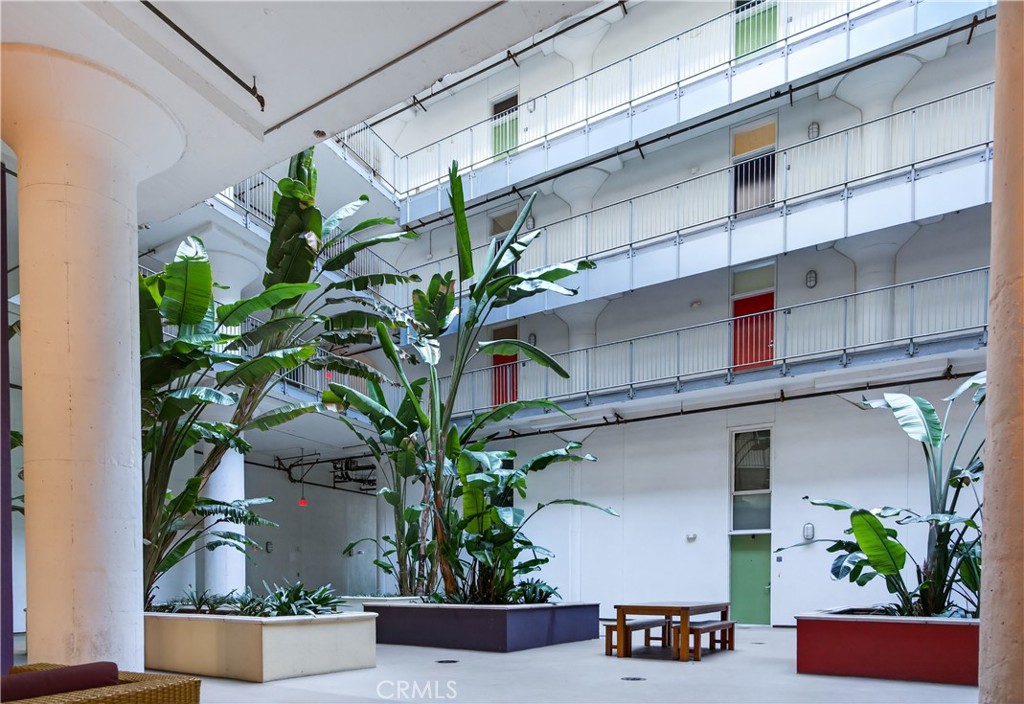 200 North San Fernando Road, Unit 315 Los Angeles, CA 90031 - Photo 37 of 42 a potted plant sitting in front of a building