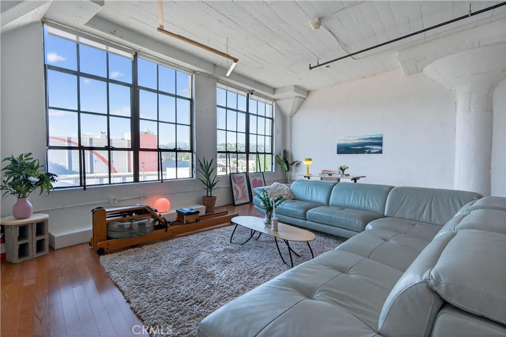 200 North San Fernando Road, Unit 315 Los Angeles, CA 90031 - Photo 8 of 42 a living room with furniture and a window