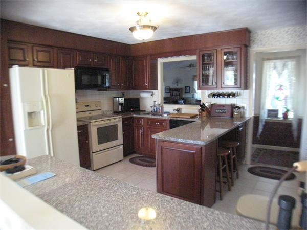 65 Pontiac Road Somerset, MA 02726 - Photo 9 of 21 Gallery Image 9