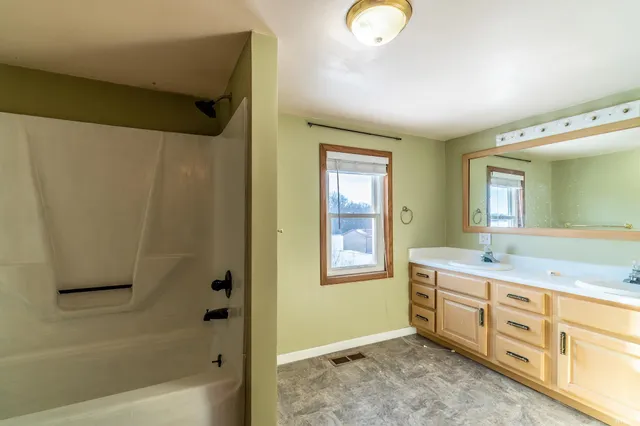 $275,000 | 11934 Grabill Road, Leo, IN 46765