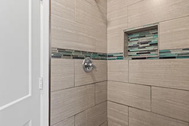 $250,000 | 137 Cayuga Street, St. Paul, MN 55117