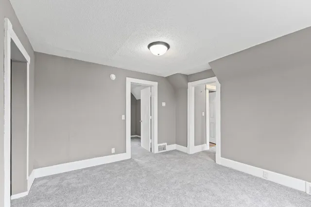 $250,000 | 137 Cayuga Street, St. Paul, MN 55117