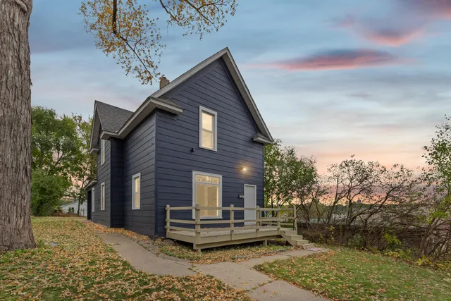 $250,000 | 137 Cayuga Street, St. Paul, MN 55117