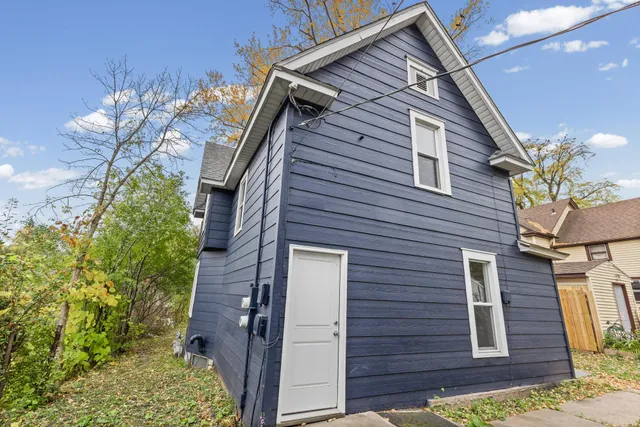 $250,000 | 137 Cayuga Street, St. Paul, MN 55117