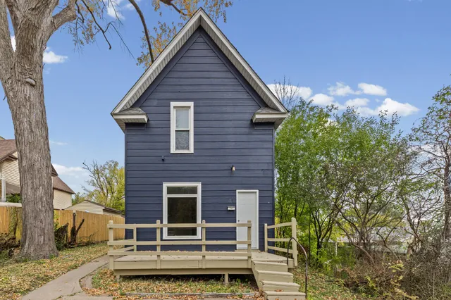 $250,000 | 137 Cayuga Street, St. Paul, MN 55117