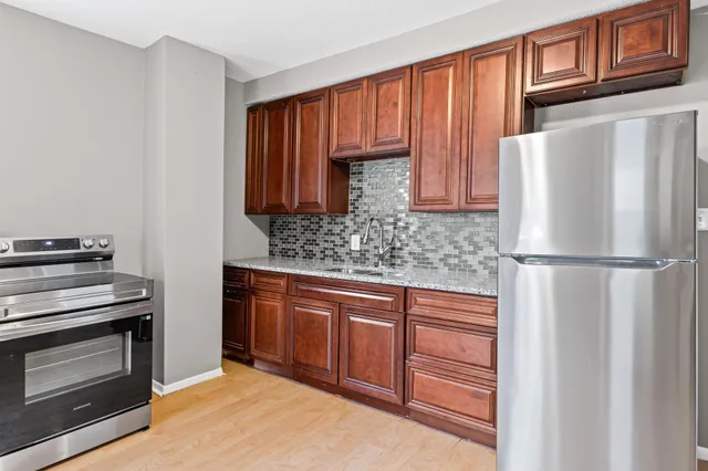 $250,000 | 137 Cayuga Street, St. Paul, MN 55117